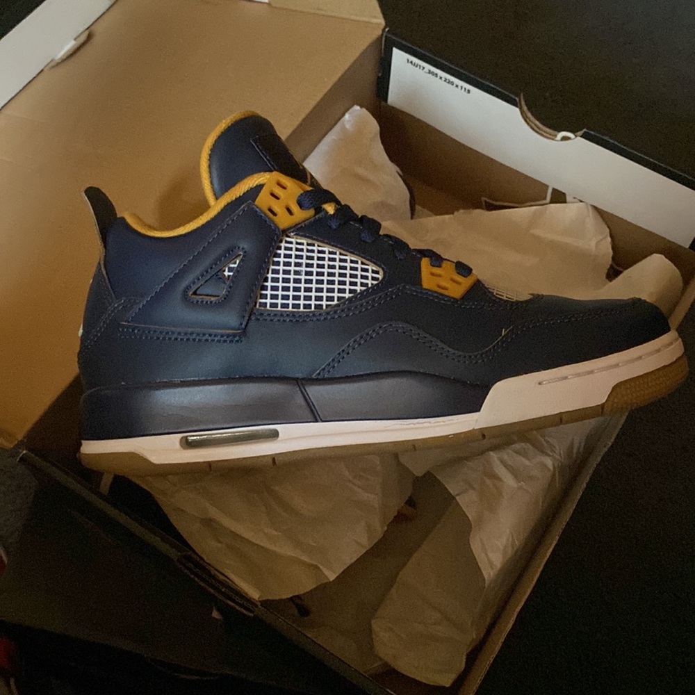 Like New; Dunk from Above barely worn. Shoes will only be on site for a week.